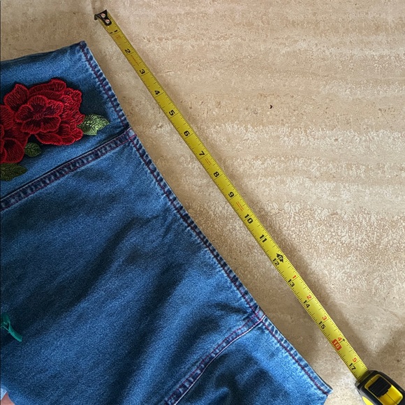 TY Original Wear Denim Skirt & Red Roses, red topstitch, back zip & slit. 16 - Picture 15 of 17